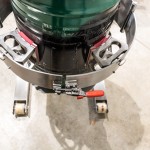 Mobile lifting column for drums