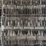 Sistema di scarico fusti con rompigrumi