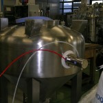 Vacuum Mount Pneumatic Air Vibrator installed on Round IBC Bin