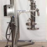 Mobile lifting column for vacuum conveyor