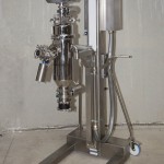 Mobile lifting column for vacuum conveyor