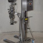 Mobile lifting column for vacuum conveyor