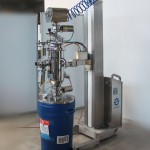 Mobile lifting column for vacuum conveyor